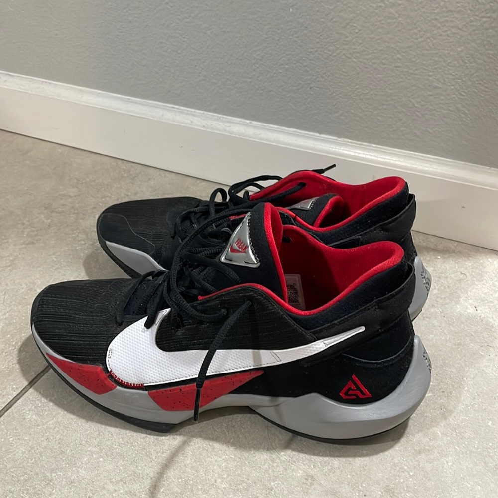 Nike Air Zoom basketball shoes
